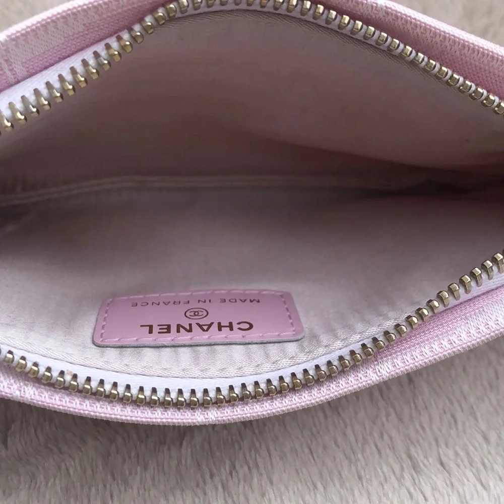 CHANEL New Travel Line Pink Pochette